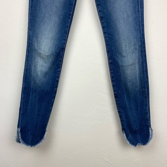 Frame Le Skinny de Jeanne Crop Petal-Hem Jeans in Sherman Wash - Picture 5 of 8